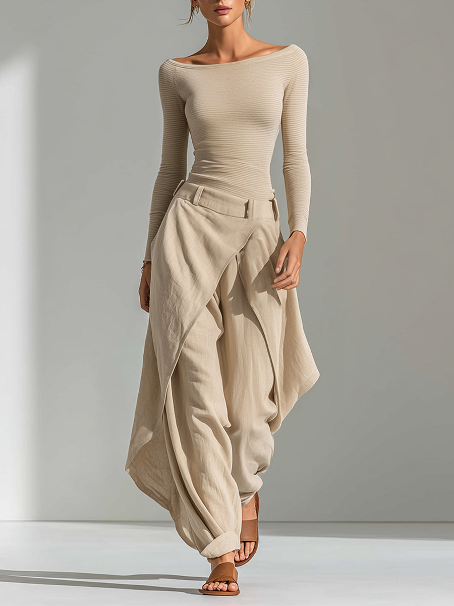 Éveline | Conjunto con top beige de cuello barco y unos pantalones anchos con volantes