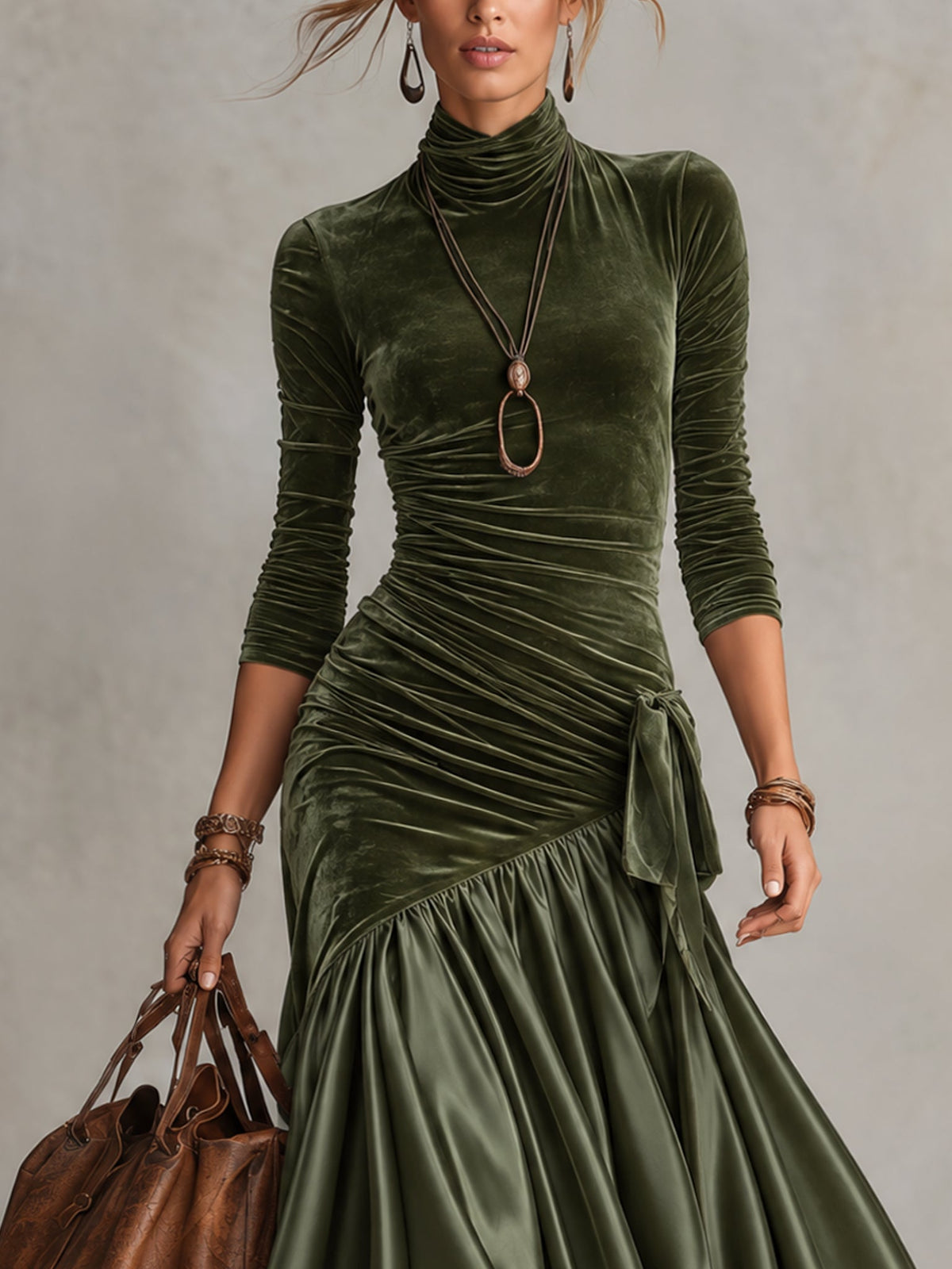 Vestido largo verde oliva con bajo de encaje