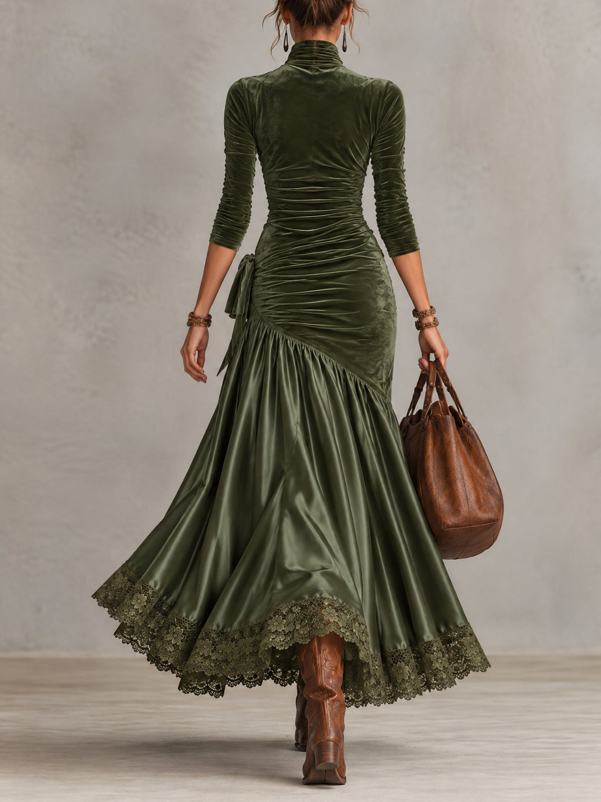 Vestido largo verde oliva con bajo de encaje