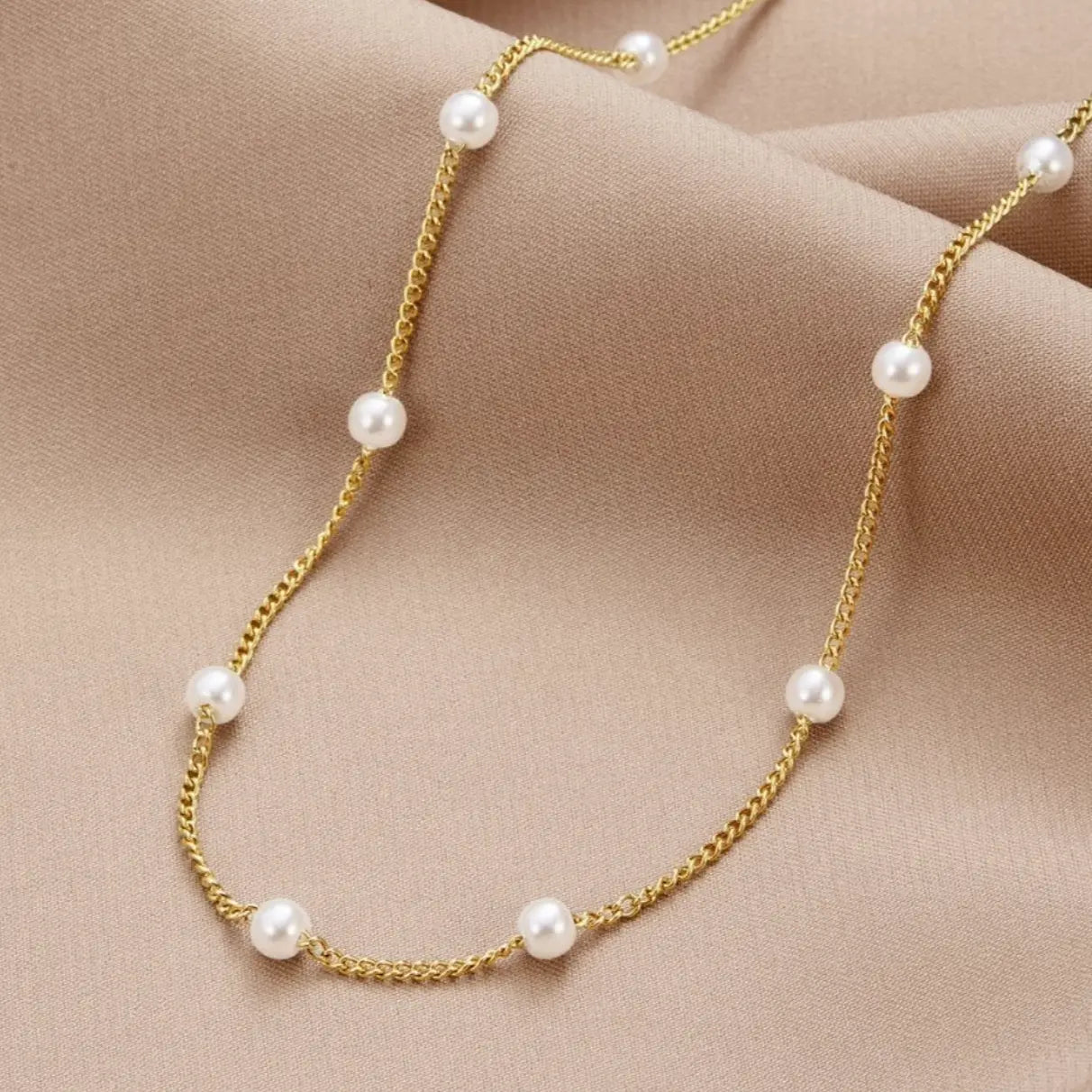 Collar de dorado con perla de agua dulce