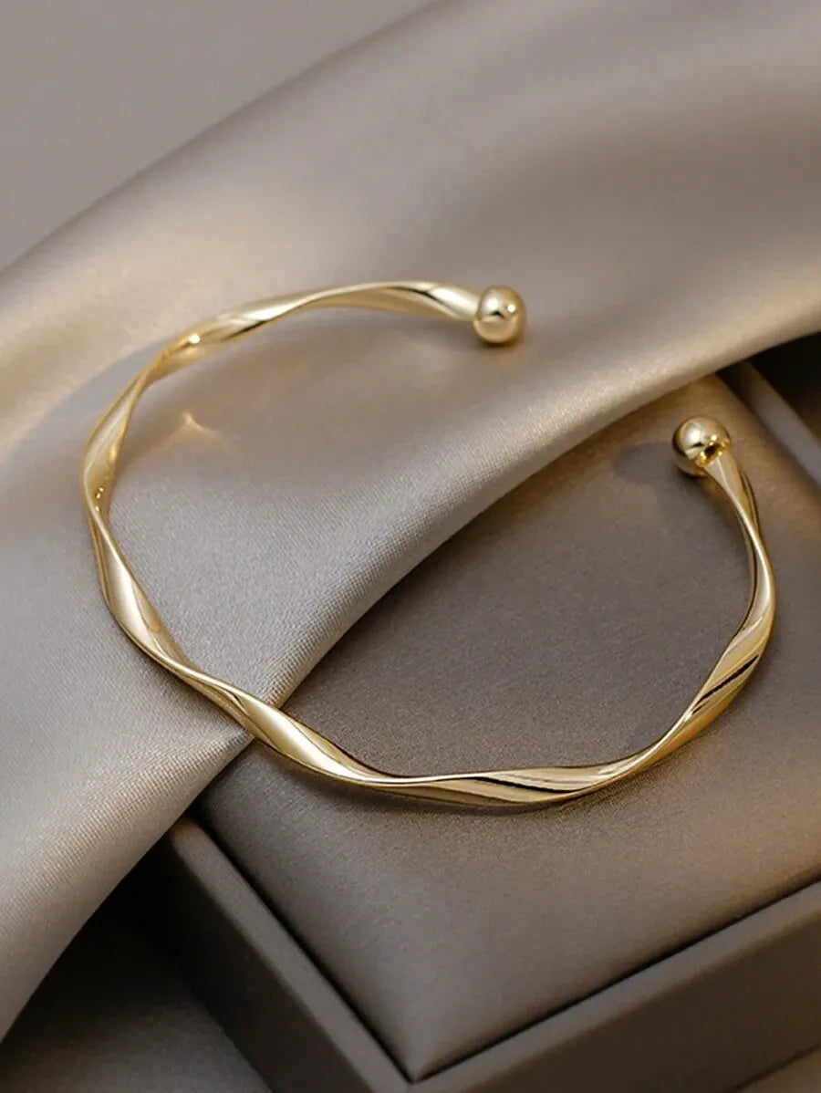 Pulsera Évora™ – Elegancia minimalista que combina con todo