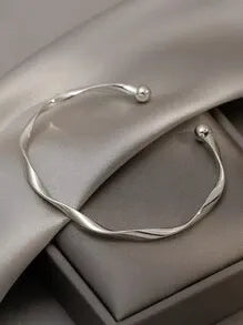 Pulsera Évora™ – Elegancia minimalista que combina con todo