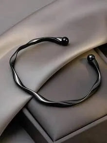 Pulsera Évora™ – Elegancia minimalista que combina con todo