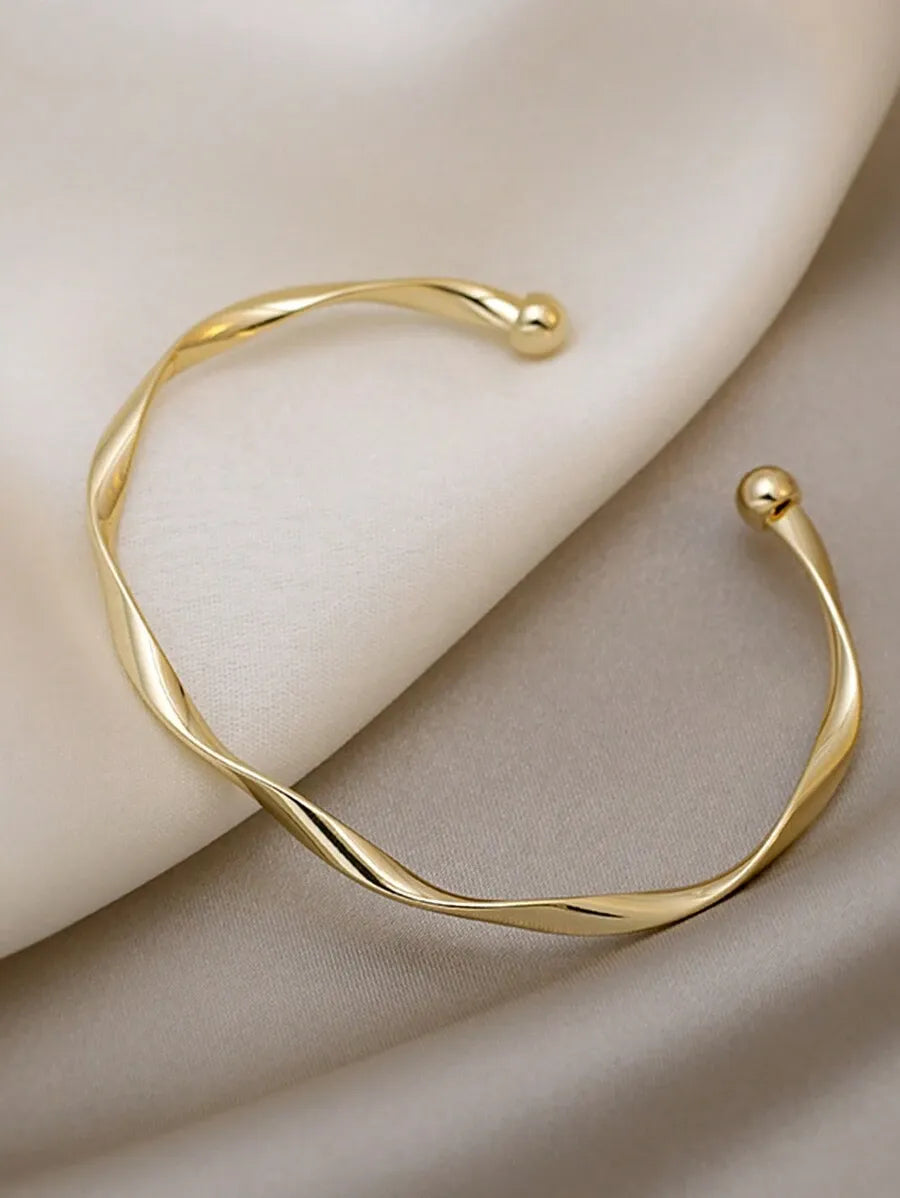 Pulsera Évora™ – Elegancia minimalista que combina con todo